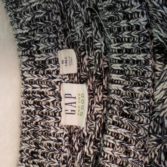 EUC Gap cotton cable knit sweater - Picture 2 of 6